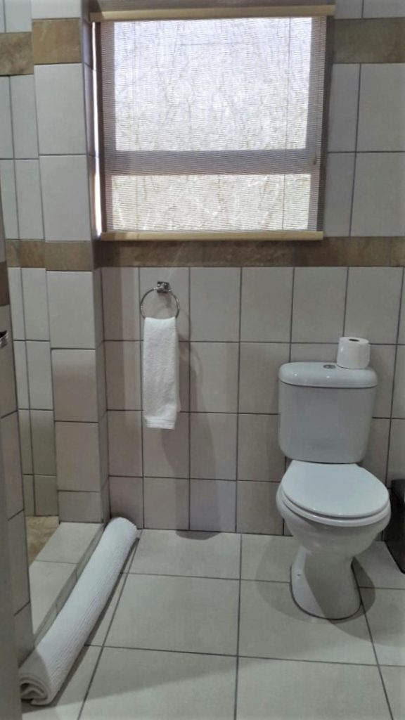 simple clean bathrooms